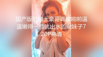 性饥渴少妇穿着红肚兜勾引冰箱售后维修工厨房啪啪